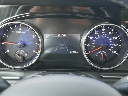 Used 2024 Kia Carnival EX FWD image 45