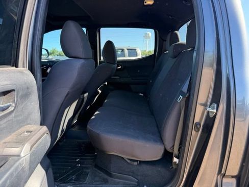 Used 2016 Toyota Tacoma TRD Off-Road AWD/4WD image 12