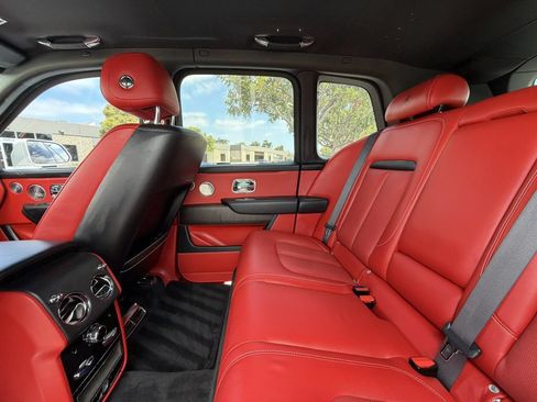 Used 2021 Rolls-Royce Cullinan AWD/4WD image 20