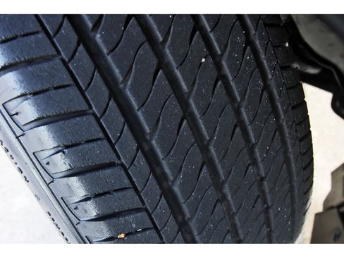 Used 2021 Nissan Kicks S image 32