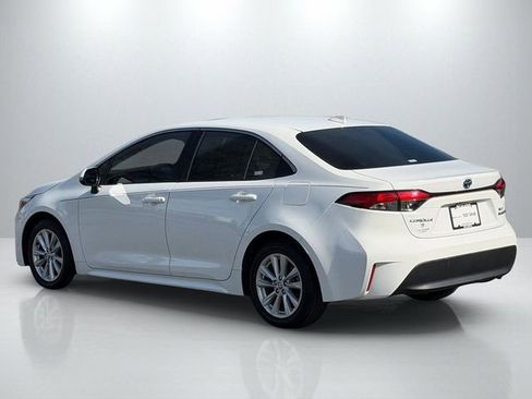 Used 2023 Toyota Corolla XLE image 5