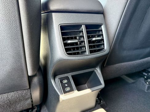 Used 2025 Kia Seltos LX image 37