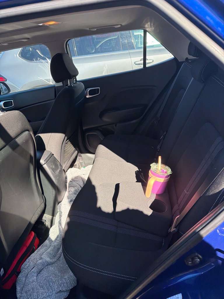 Used 2022 Hyundai Venue SEL FWD image 10