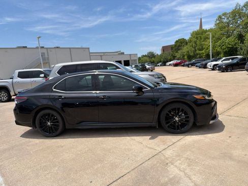 Used 2024 Toyota Camry XSE FWD image 8