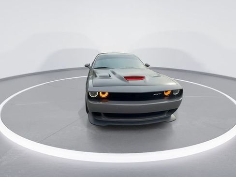 Used 2017 Dodge Challenger SRT Hellcat RWD image 3