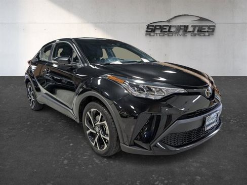 Used 2021 Toyota C-HR XLE FWD image 1