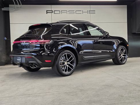 Used 2025 Porsche Macan image 6