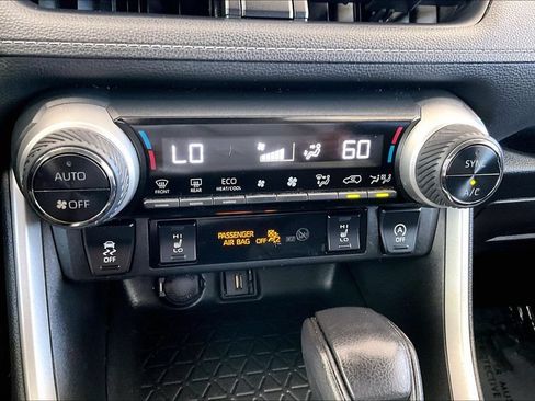 Used 2021 Toyota RAV4 XLE w/ XLE Grade Weather Package FWD image 15