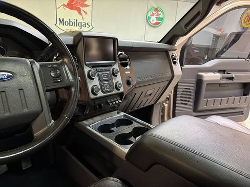 Used 2013 Ford F250 Lariat w/ Lariat Ultimate Pkg AWD/4WD image 28