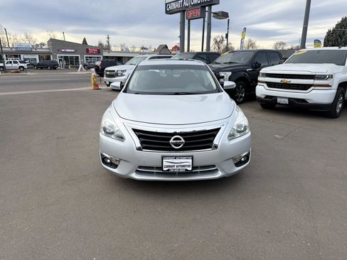 Used 2013 Nissan Altima 3.5 SV w/ Navigation Pkg FWD image 4