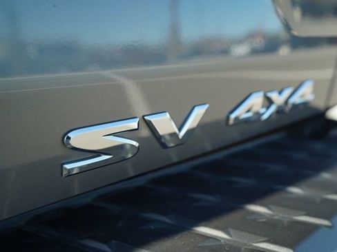 Used 2024 Nissan Titan SV w/ SV Convenience Package image 39