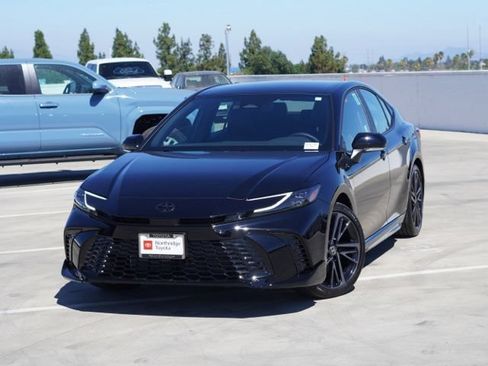 Used 2026 Toyota Camry XSE FWD image 5