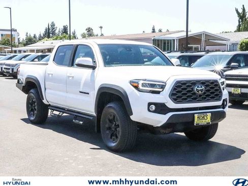 Used 2022 Toyota Tacoma TRD Off-Road w/ Technology Package AWD/4WD image 5
