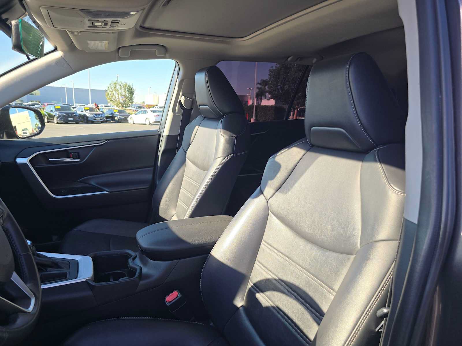 Certified 2022 Toyota RAV4 XLE Premium FWD image 19