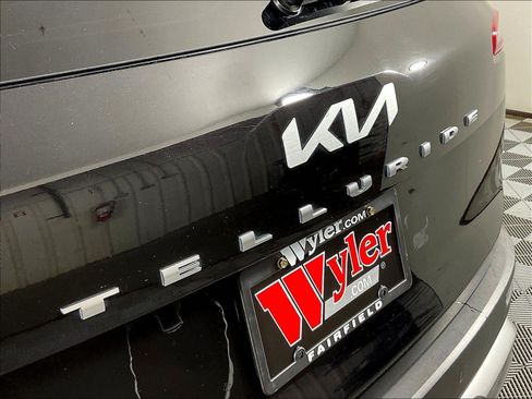Used 2022 Kia Telluride EX w/ EX Premium Package FWD image 24