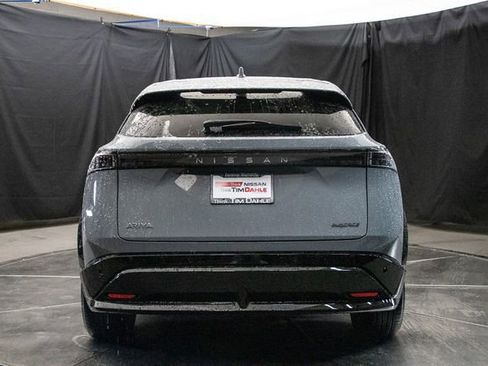 Used 2025 Nissan Ariya AWD image 11