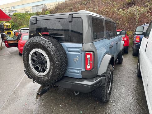 Used 2023 Ford Bronco Badlands image 2