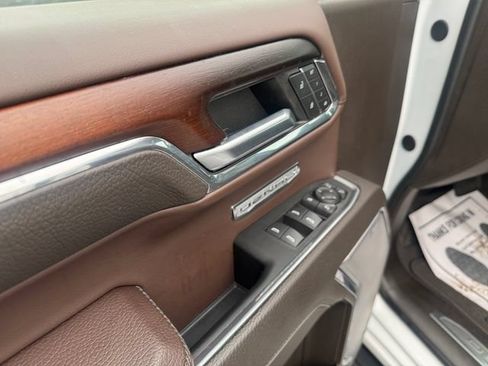 Used 2024 GMC Sierra 1500 Denali w/ Technology Package AWD/4WD image 11