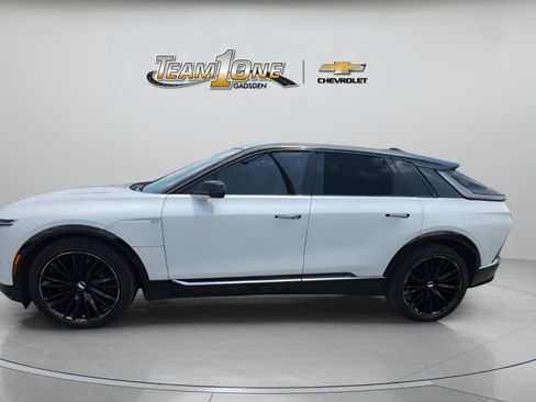 Used 2025 Cadillac Lyriq Luxury w/ LPO, Floor Liner Package AWD/4WD image 5