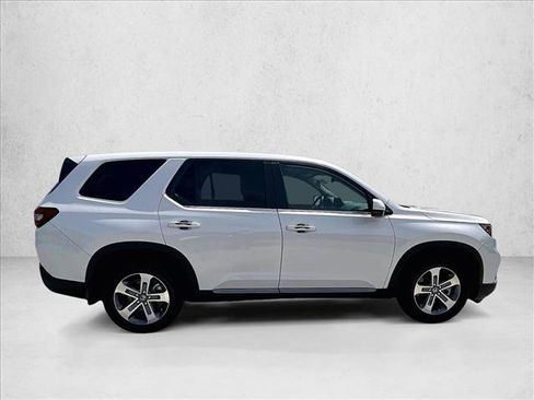 Used 2025 Honda Pilot EX-L image 5