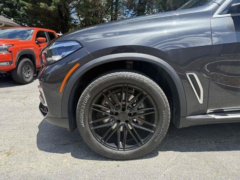 Used 2023 BMW X5 xDrive40i w/ Premium Package AWD/4WD image 5