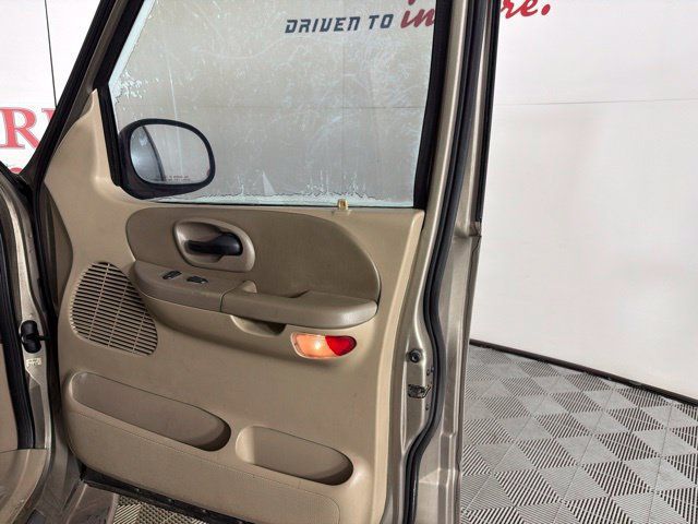 Used 2001 Ford F150 XLT RWD image 30
