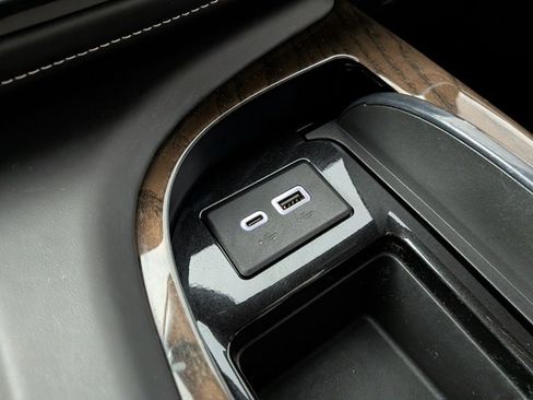 Certified 2024 Cadillac Escalade ESV Sport Platinum w/ LPO, ONYX Package image 10