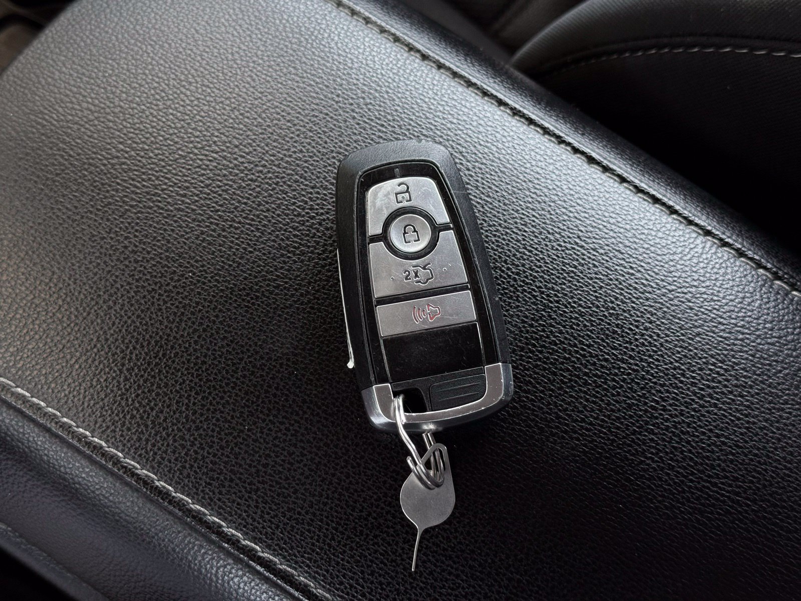 Used 2019 Ford Fusion SE FWD image 34
