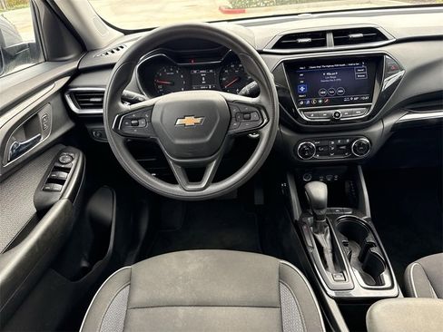 Used 2023 Chevrolet TrailBlazer LT w/ Convenience Package image 18