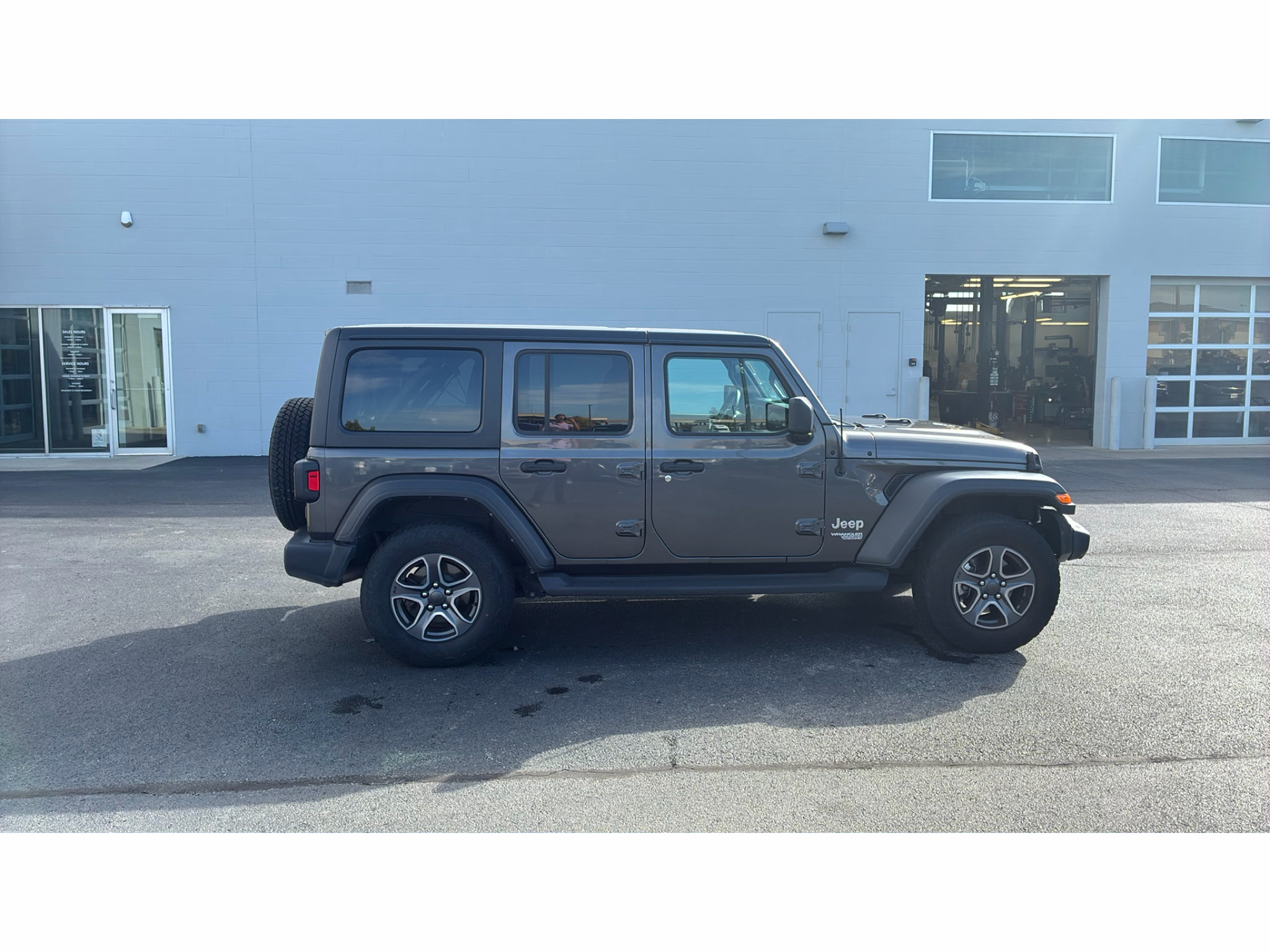 Used 2019 Jeep Wrangler Unlimited Sport S AWD/4WD image 8