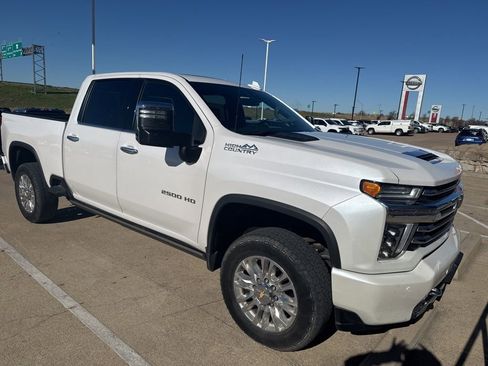 Used 2022 Chevrolet Silverado 2500 High Country w/ Safety Package II image 2