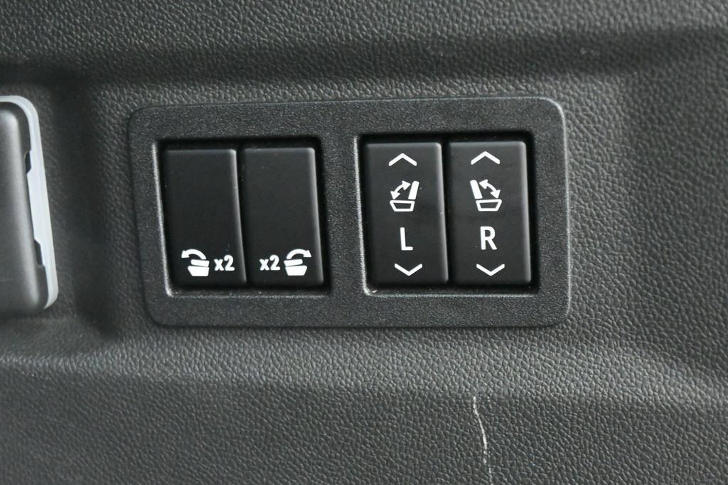 Used 2022 GMC Yukon SLT w/ SLT Premium Package AWD/4WD image 33