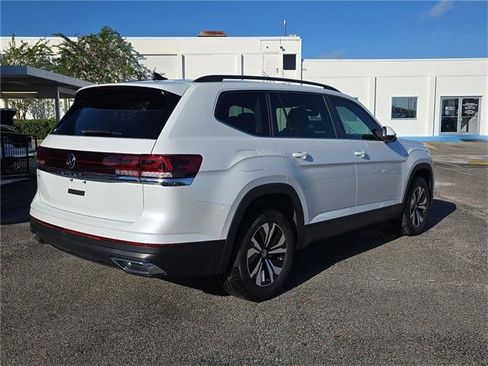 New 2026 Volkswagen Atlas SE image 2