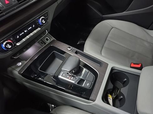 Used 2023 Audi Q5 2.0T Premium w/ Convenience Package AWD/4WD image 27