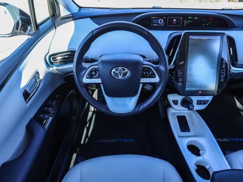 Used 2018 Toyota Prius Prime Premium image 31