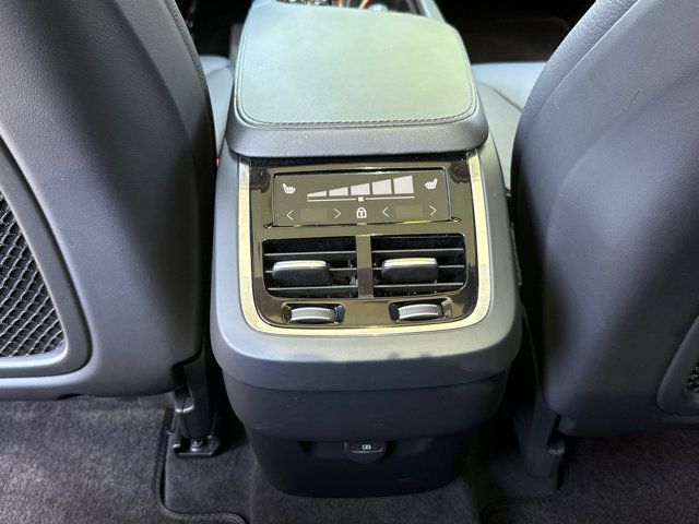 Certified 2024 Volvo XC90 B5 Plus AWD/4WD image 24
