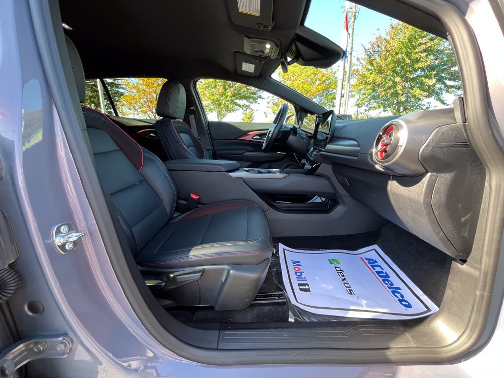 Certified 2024 Chevrolet Equinox EV RS FWD image 13