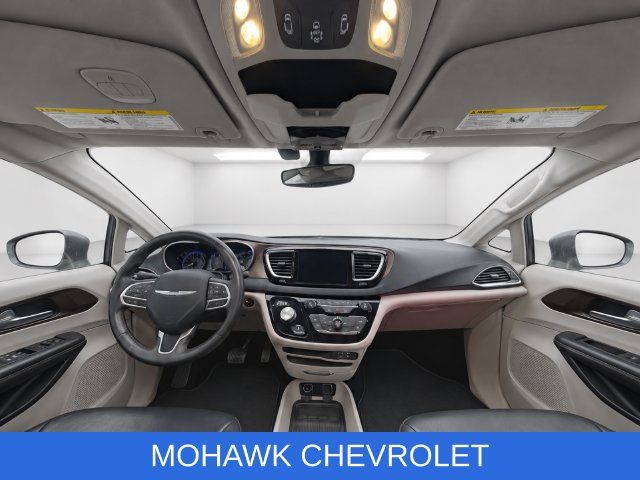 Used 2019 Chrysler Pacifica Touring-L Plus w/ Advanced Safetytec Group FWD image 15