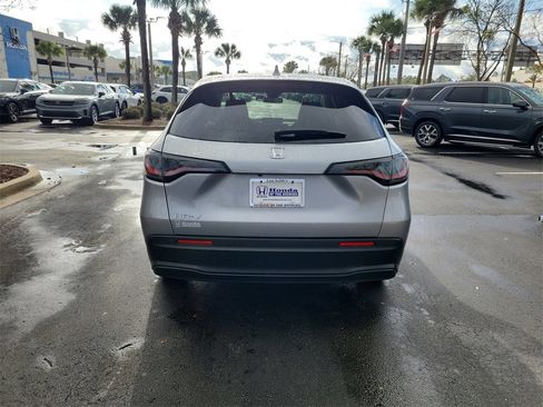 Certified 2026 Honda HR-V LX image 8