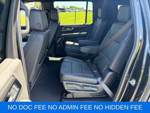 Used 2025 GMC Yukon XL Denali AWD/4WD image 27
