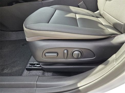 New 2026 Chevrolet Trax ACTIV w/ Sunroof Package image 23