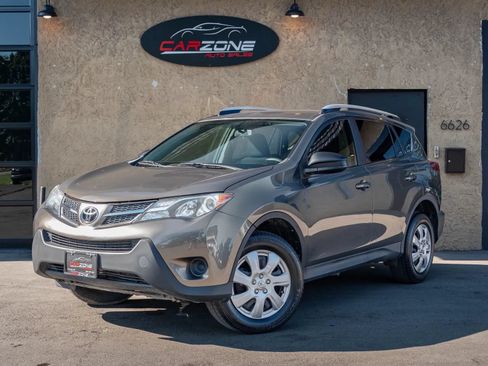 Used 2014 Toyota RAV4 LE FWD image 9