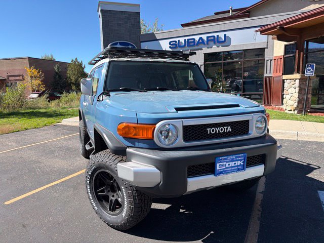 Used 2013 Toyota FJ Cruiser 4WD w/ Convenience Pkg image 2