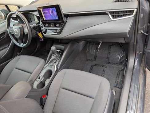 Used 2025 Toyota Corolla LE FWD image 34