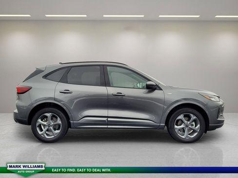 Used 2024 Ford Escape ST-Line Select w/ Tech Pack #2 image 9