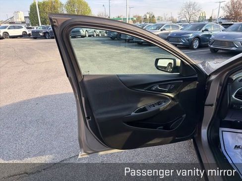 Used 2024 Chevrolet Malibu LT image 24