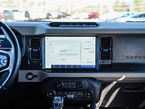 Used 2023 Ford Bronco Wildtrak image 14