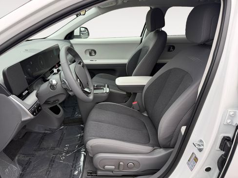 Certified 2025 Hyundai Ioniq 5 SE image 10