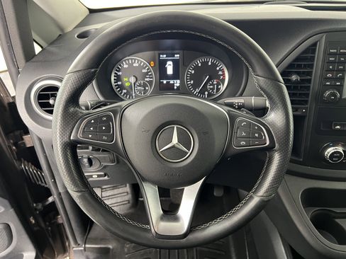 Used 2016 Mercedes-Benz Metris Passenger image 24