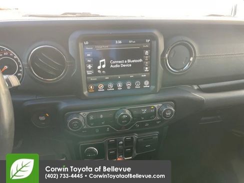 Used 2022 Jeep Gladiator Overland image 17